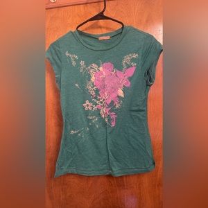 Woman’s shirt size large